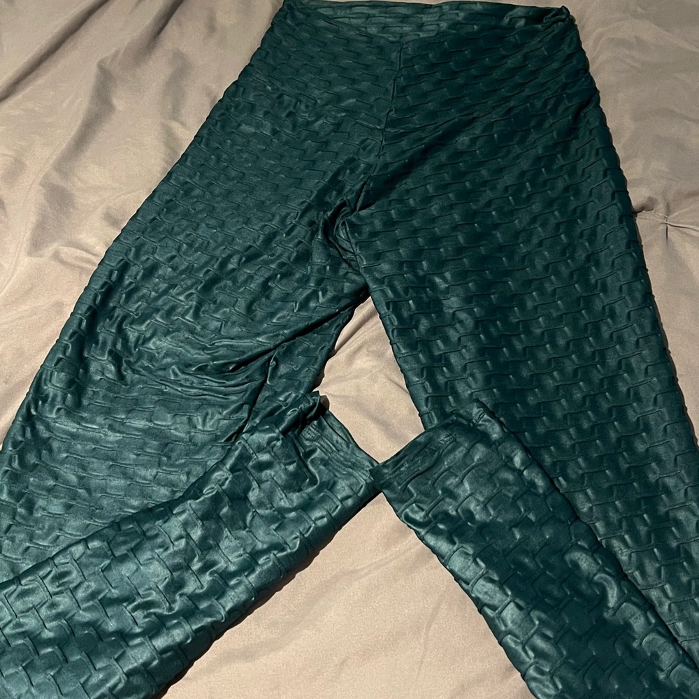 Textured Green Leggings